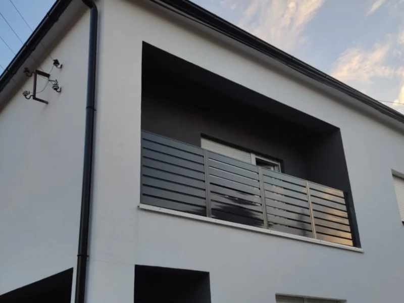 Crna aluminijumska ograda premium kvaliteta