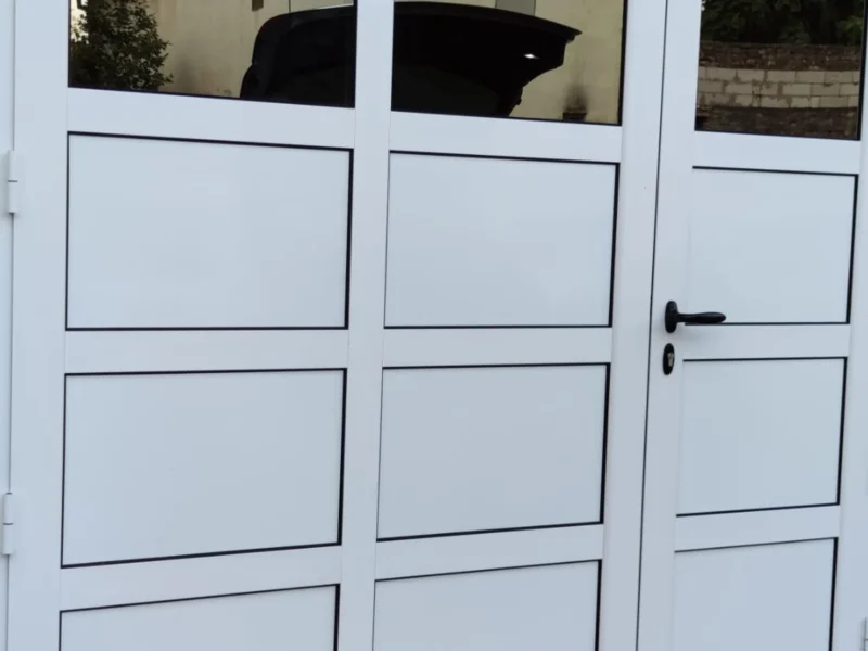 Aluminijumska dvokrilna garažna vrata sa termo prekidom i sigurnosnim staklom